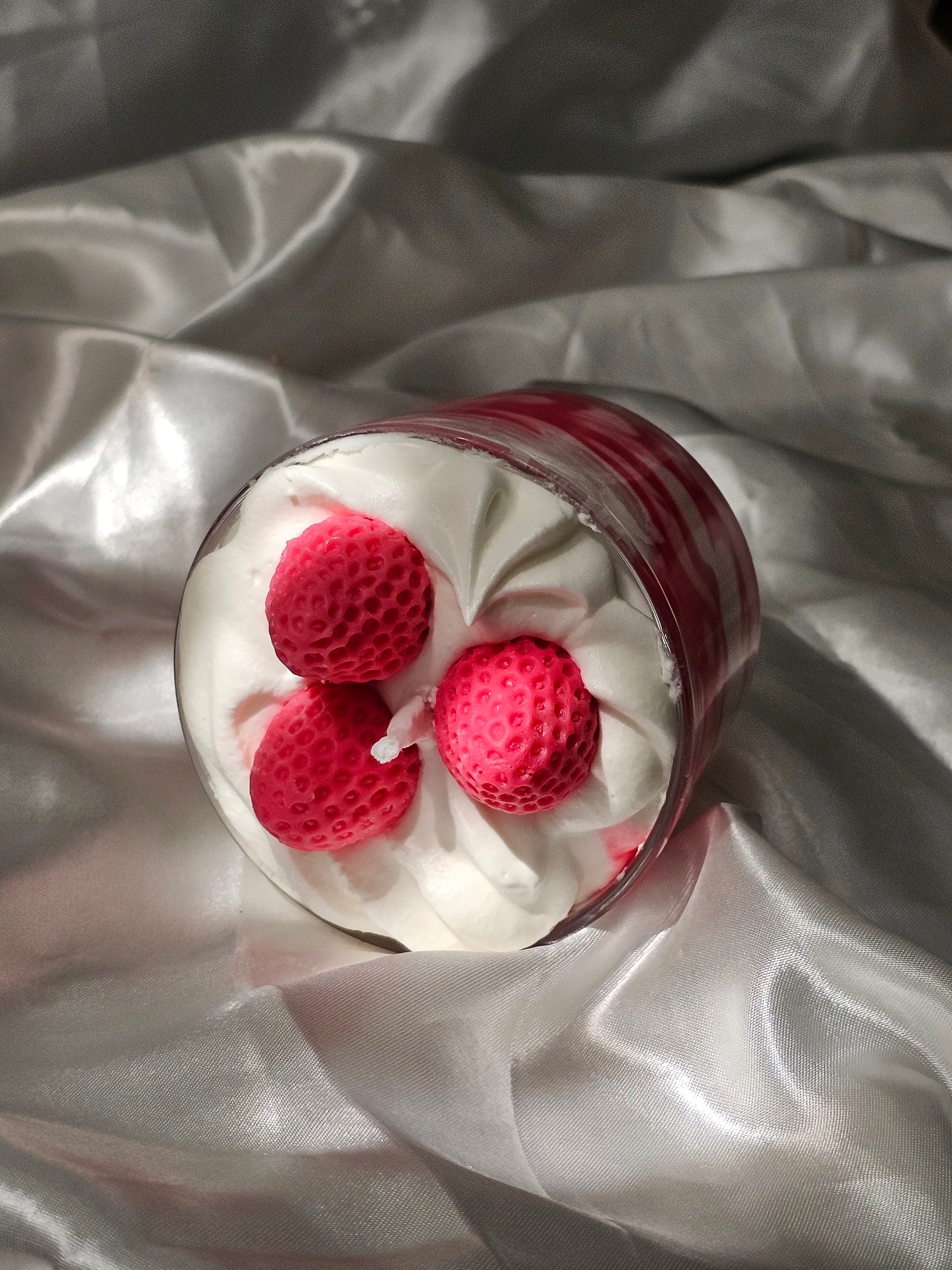 vela-gourmet-strawberry-dreams-merakimia